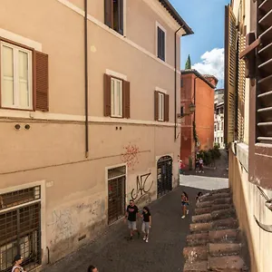 Vicolo Del Cinque Trastevere Roma